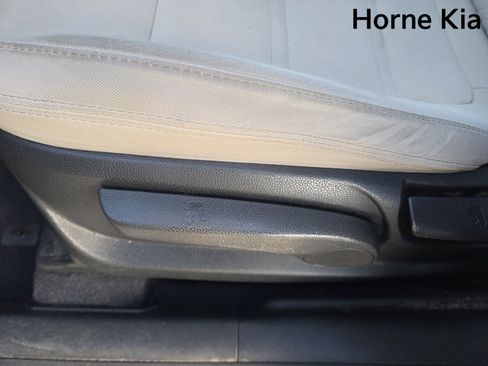 Used 2020 Kia Sorento LX image 13