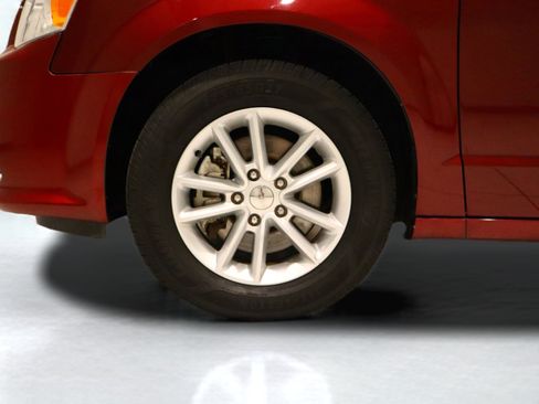 Used 2019 Dodge Grand Caravan SXT image 7