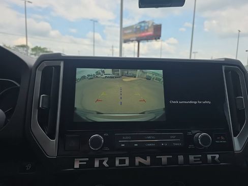 Used 2025 Nissan Frontier SV RWD image 25