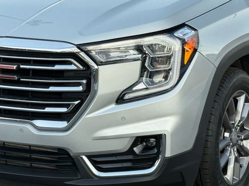 Used 2022 GMC Terrain SLT w/ Tech Package image 10