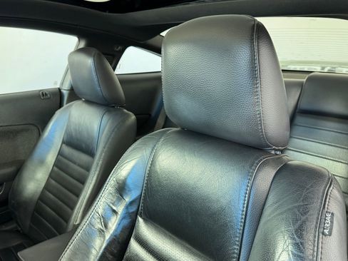 Used 2009 Ford Mustang GT image 2