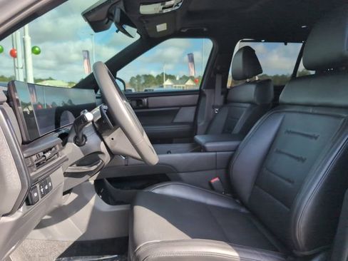 Used 2024 Hyundai Santa Fe Calligraphy image 13