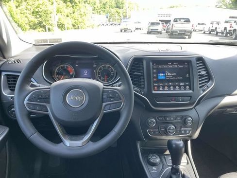 Used 2022 Jeep Cherokee Latitude Lux w/ Sun & Sound Group AWD/4WD image 22