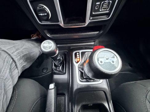 Used 2018 Jeep Wrangler Unlimited Sport AWD/4WD image 66