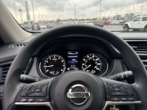 Used 2017 Nissan Rogue S FWD image 20