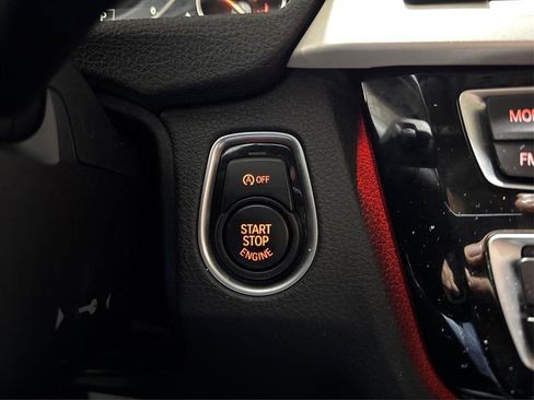 Used 2018 BMW 320i xDrive 320i xDrive image 27