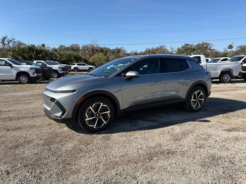 New 2026 Chevrolet Equinox EV LT image 3