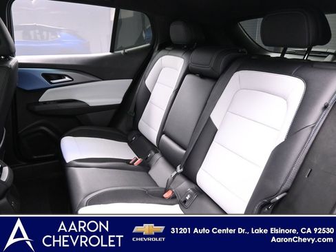 New 2026 Chevrolet Equinox EV LT image 24