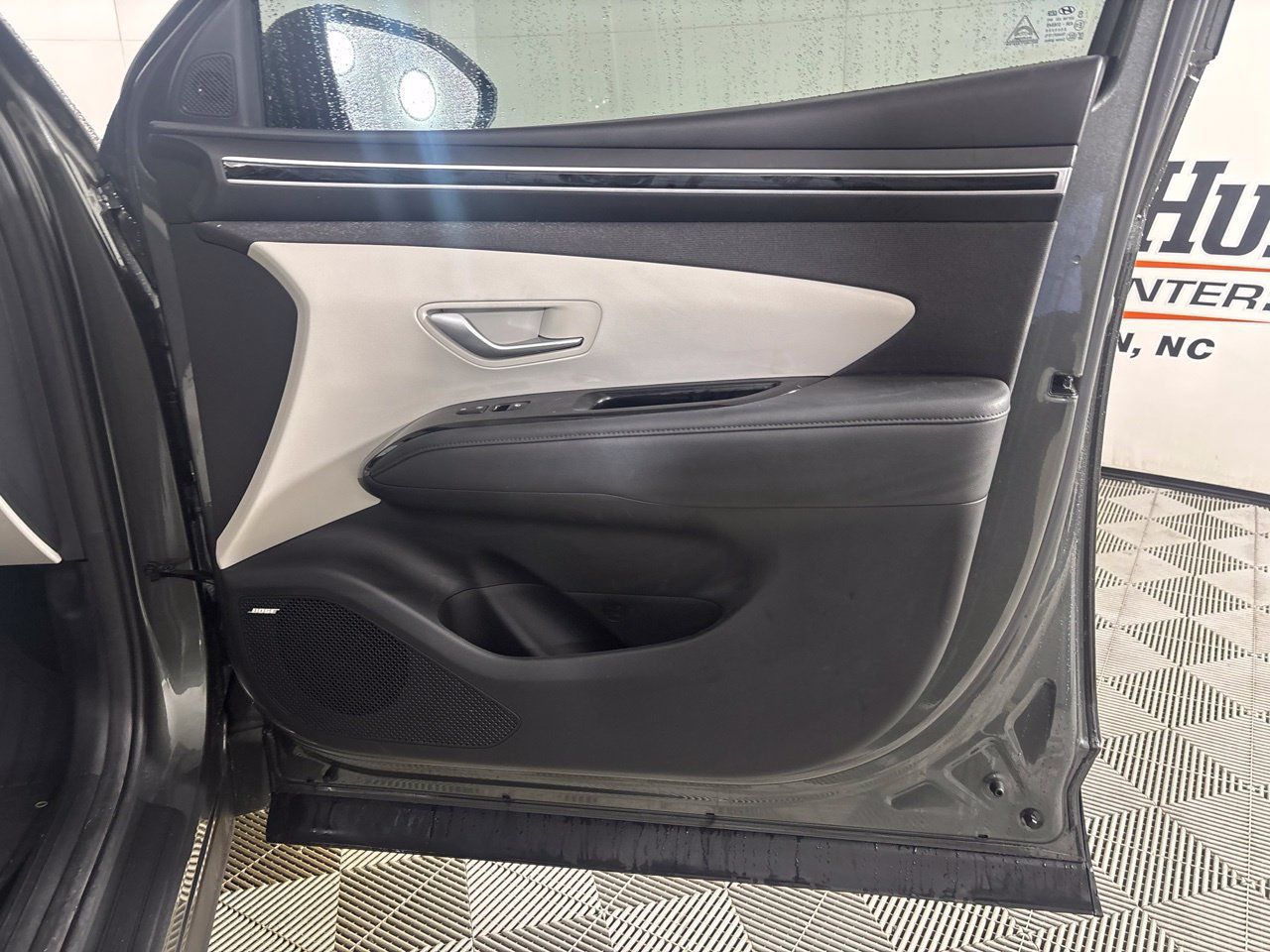 Used 2023 Hyundai Tucson Limited w/ Winter Package FWD image 31
