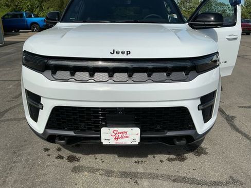 New 2026 Jeep Grand Wagoneer 4WD image 15
