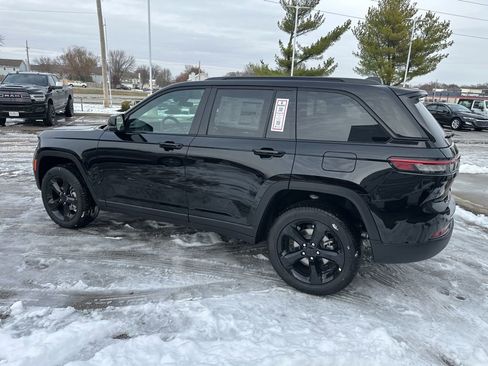 New 2025 Jeep Grand Cherokee Limited w/ Black Appearance Package AWD/4WD image 22