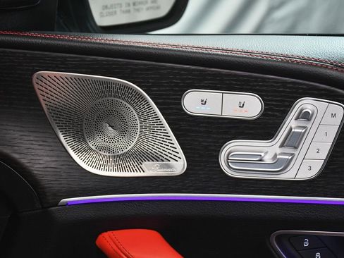 Used 2025 Mercedes-Benz GLE 53 AMG 4MATIC image 19