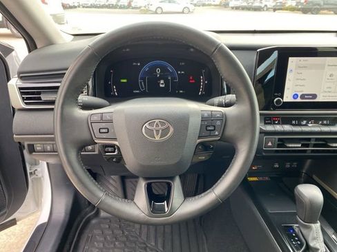 Certified 2025 Toyota Camry LE image 5