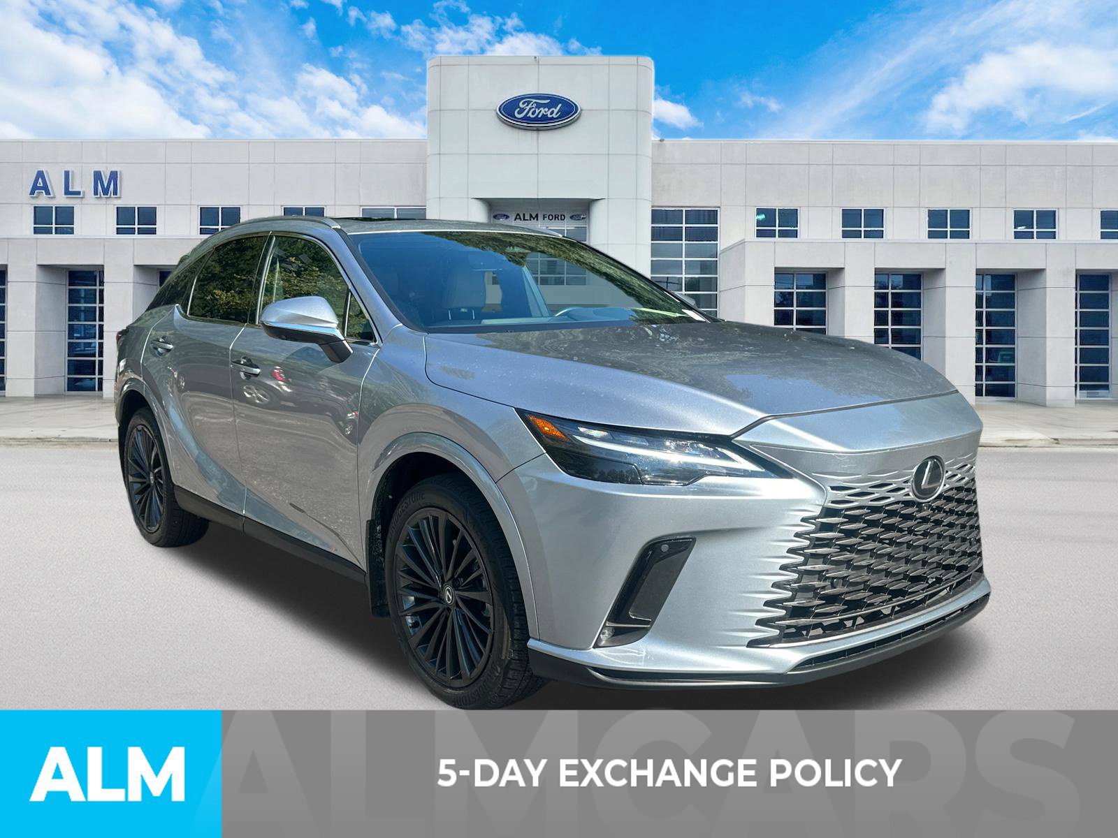 Used 2024 Lexus RX 350h w/ Convenience Package AWD/4WD image 3