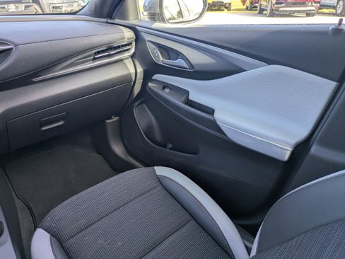 Certified 2024 Buick Envista Preferred w/ Advanced Safety Package image 18