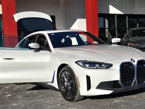 Used 2023 BMW i4 eDrive40 w/ Premium Package image 15