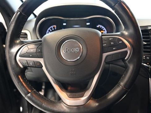 Used 2021 Jeep Grand Cherokee Laredo X image 21