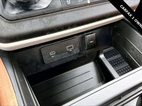 Used 2024 Land Rover Defender 110 S image 15