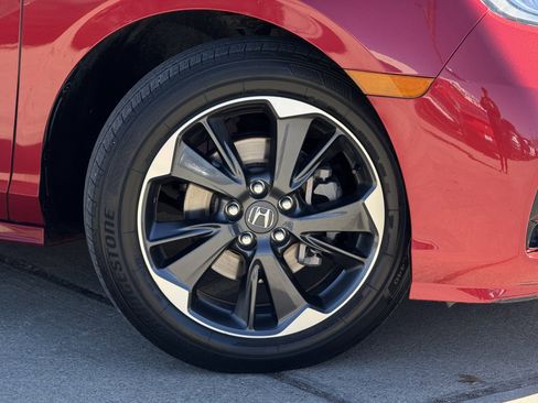 Used 2023 Honda Odyssey Elite image 3