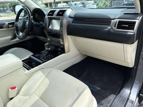 Used 2021 Lexus GX 460 Luxury w/ Off Road Package AWD/4WD image 11