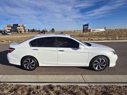 Used 2016 Honda Accord EX image 6