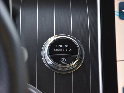 Used 2023 Mercedes-Benz GLC 300 4MATIC image 39