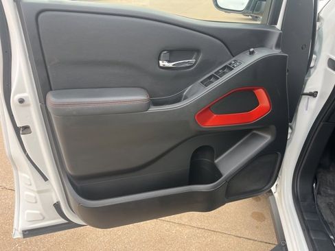 Used 2023 Nissan Frontier PRO-4X w/ Pro Convenience Package image 13