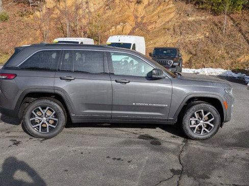 New 2025 Jeep Grand Cherokee Limited image 2