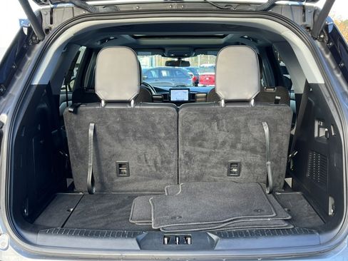 Certified 2022 Ford Explorer XLT w/ Equipment Group 202A image 37