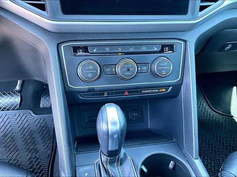 Used 2021 Volkswagen Atlas Cross Sport SE FWD image 26