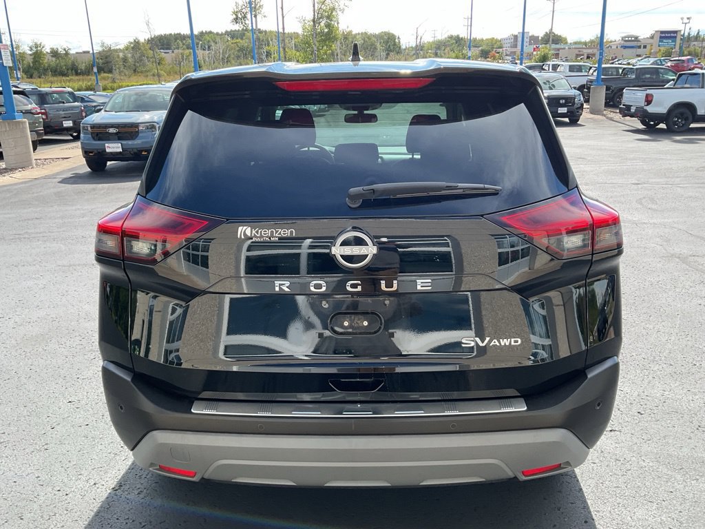 Used 2023 Nissan Rogue SV AWD/4WD image 6
