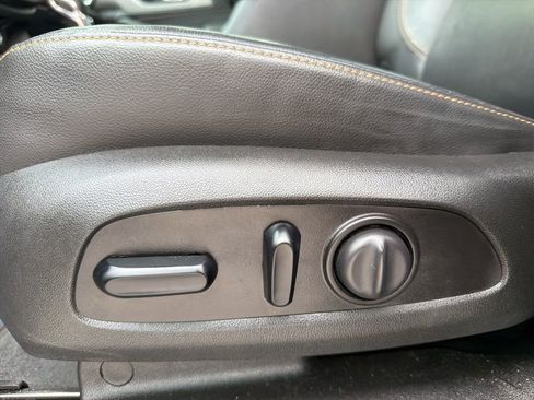 Used 2021 Chevrolet Traverse RS image 14