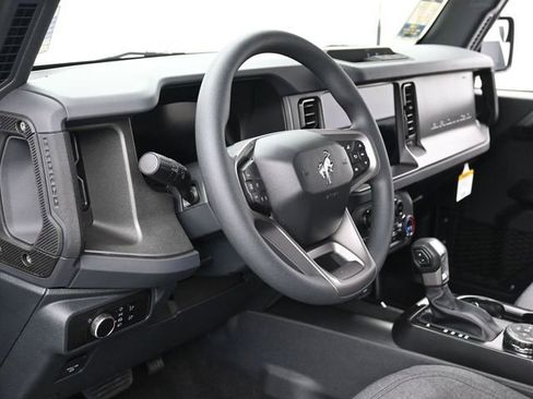 New 2025 Ford Bronco 4-Door image 15