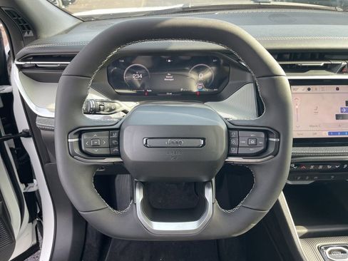 New 2026 Jeep Cherokee Laredo image 14