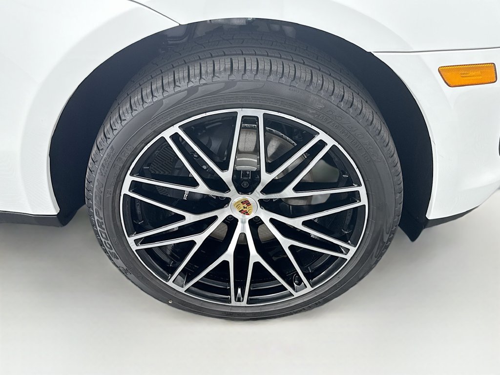 Used 2026 Porsche Macan AWD/4WD image 33