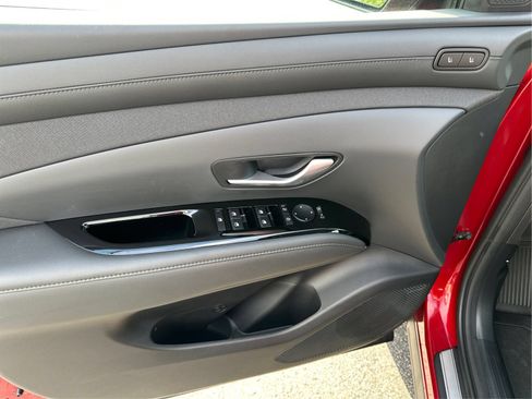 Used 2025 Hyundai Tucson Limited AWD/4WD image 21