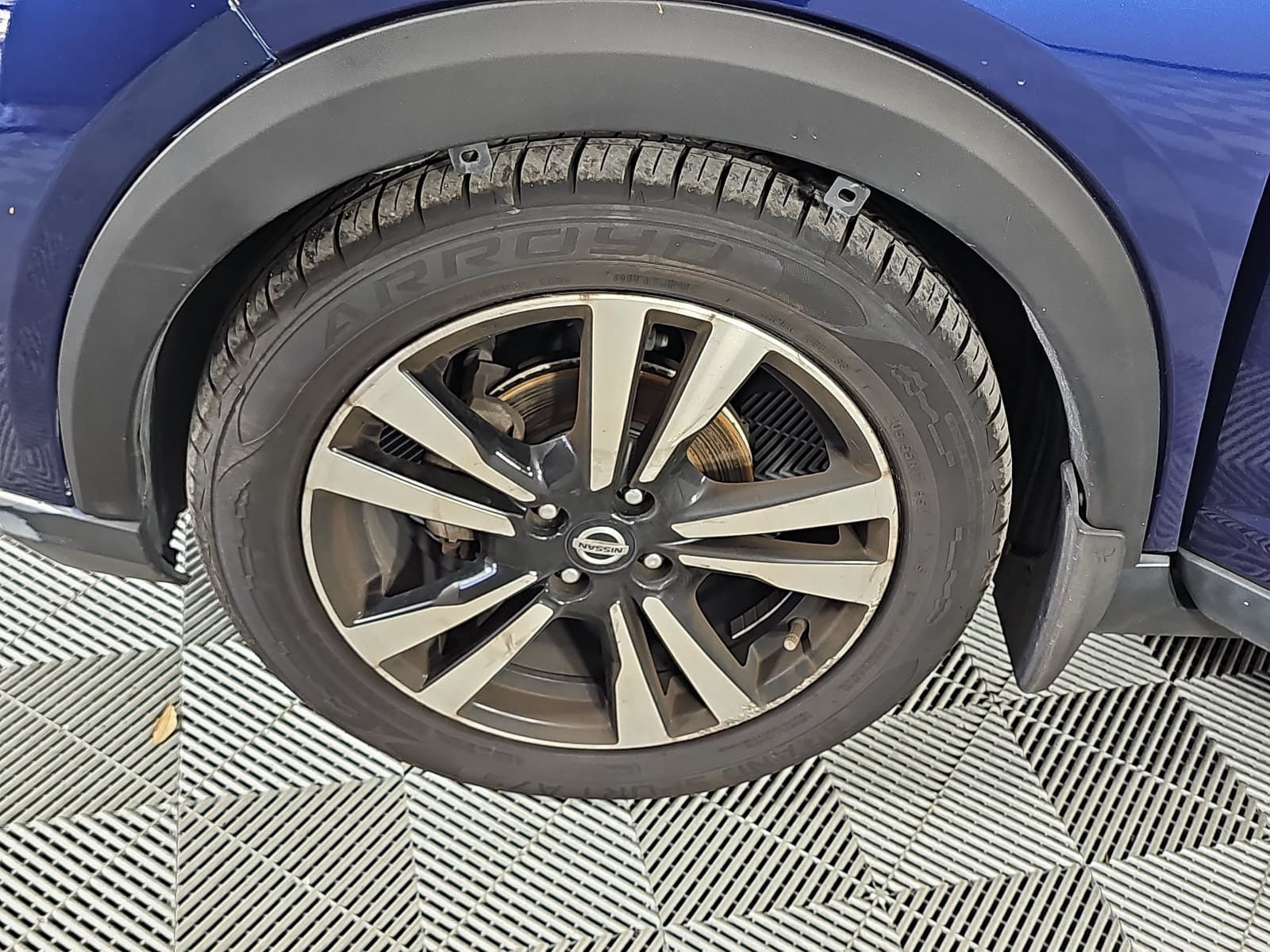 Used 2020 Nissan Kicks SR w/ SR Premium Package FWD image 10