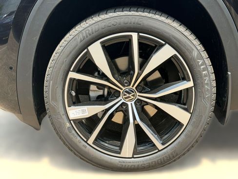 New 2026 Volkswagen Atlas Cross Sport SEL Premium R-Line AWD/4WD image 11