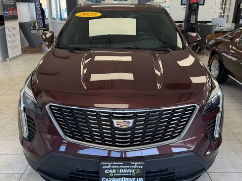 Used 2023 Cadillac XT4 Luxury w/ Cold Weather Package FWD image 2
