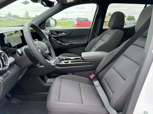 New 2026 Chevrolet Equinox LT AWD/4WD image 19