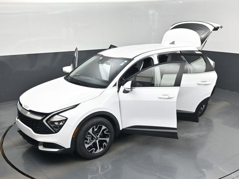 Certified 2023 Kia Sportage EX image 59