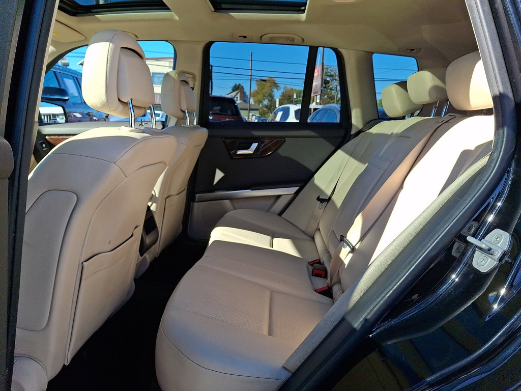 Used 2015 Mercedes-Benz GLK 350 4MATIC image 19