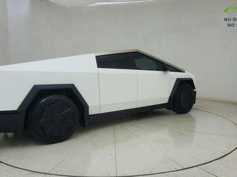 Used 2024 Tesla Cybertruck AWD Crew Cab image 67