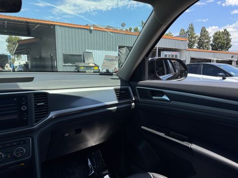 Used 2021 Volkswagen Atlas SE w/ Panoramic Sunroof Package AWD/4WD image 18