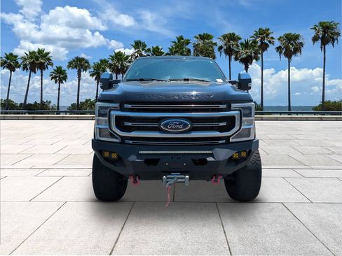 Used 2021 Ford F250 Platinum w/ FX4 Off-Road Package AWD/4WD image 3
