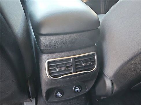 Used 2023 Hyundai Santa Fe SEL image 17