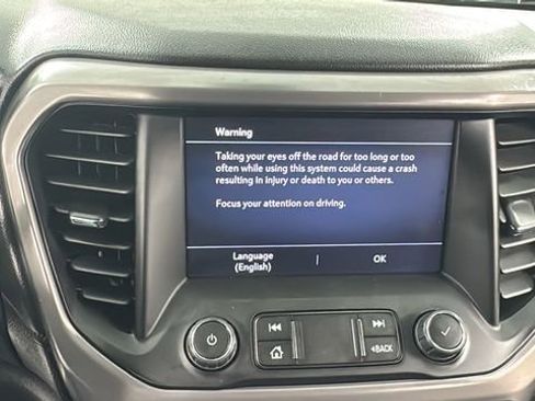 Used 2023 GMC Acadia AT4 image 27