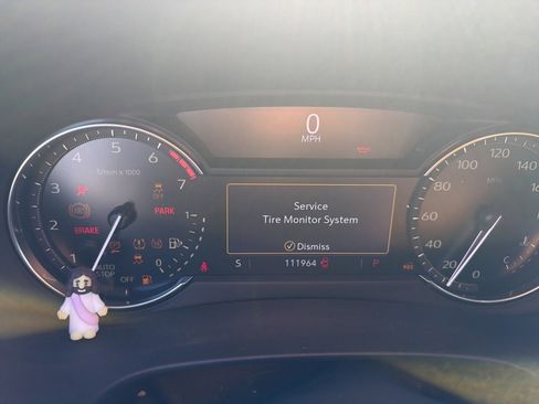 Used 2019 Cadillac XT4 Premium Luxury image 16