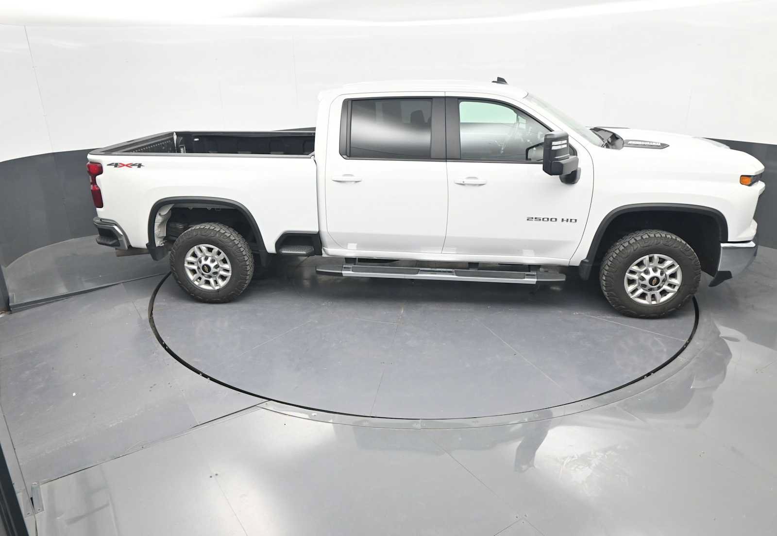 Used 2025 Chevrolet Silverado 2500 LT w/ Convenience Package AWD/4WD image 38