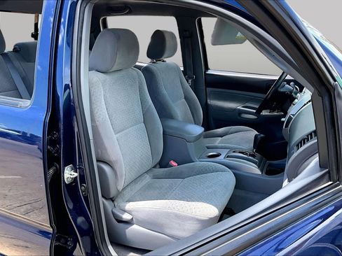 Used 2006 Toyota Tacoma PreRunner RWD image 8